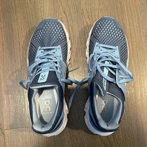 On cloudswift running shoes